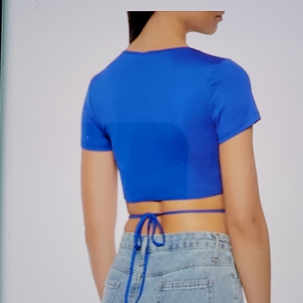 BRAND NEW LOVE J WAIST UP SHORT SLEEVE CREW NECK WOMEN"S CROP TOP - Picture 12 of 12